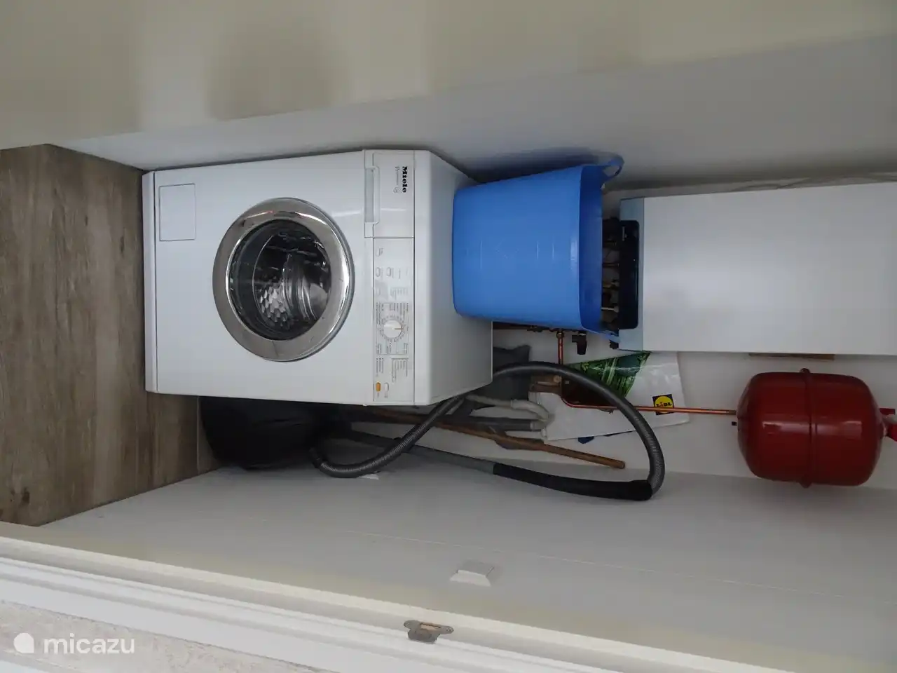 lave-linge + sèche-linge dans cabanon