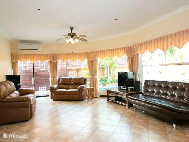 villa en Tailandia, Costa oriental del golfo, Pattaya – Villa Real con Piscina -