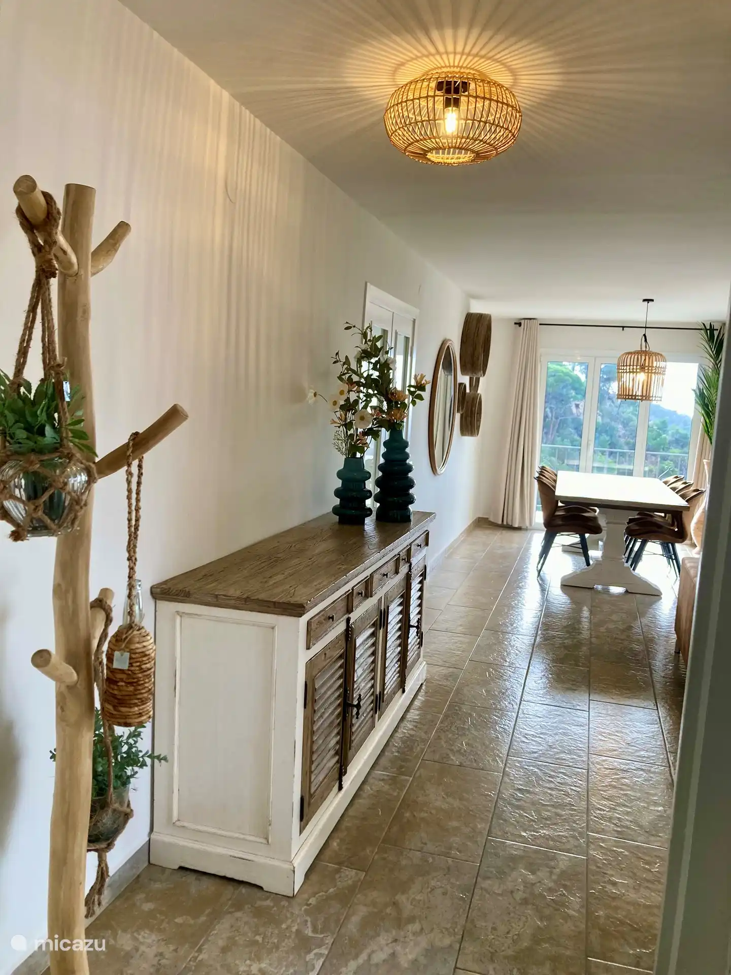 Wohnzimmer mittlere Etage