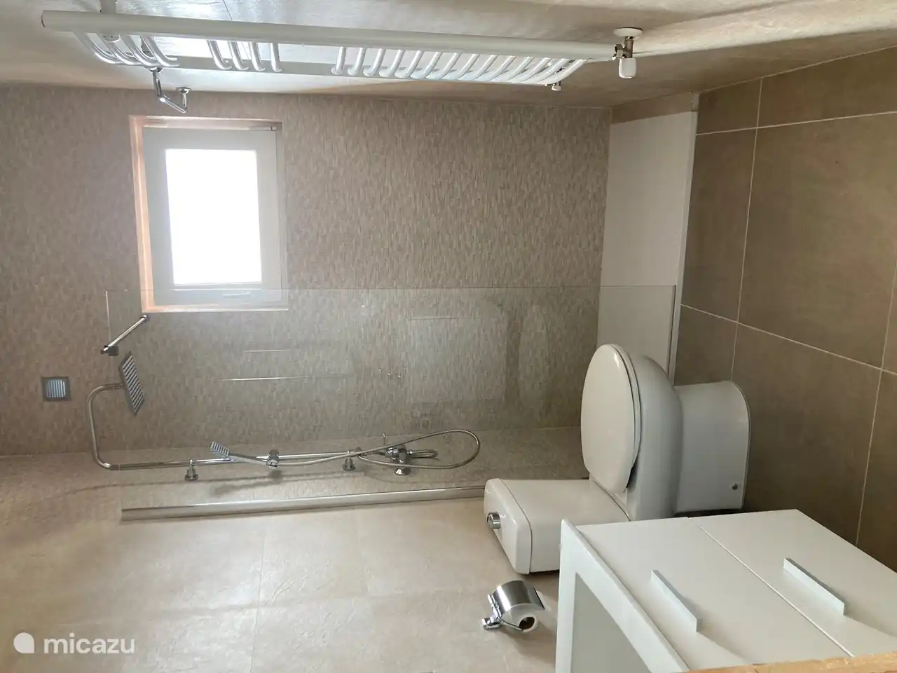 salle de bain rénovée 2023 dernier étage