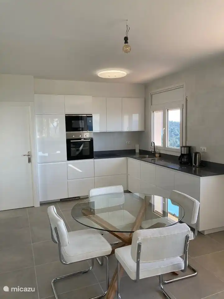 nouvelle cuisine à l'étage (2022)