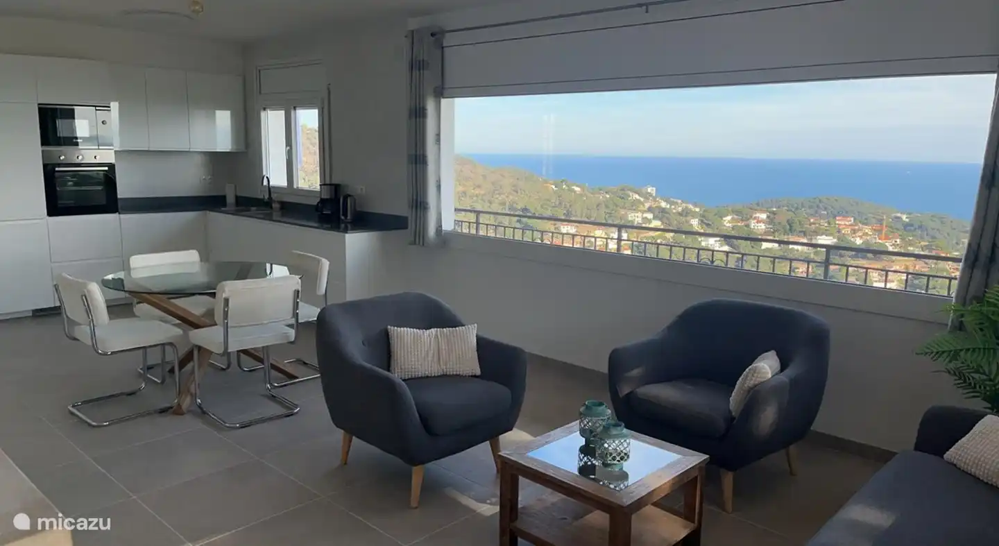 cuisine entièrement neuve à l'étage (2022)