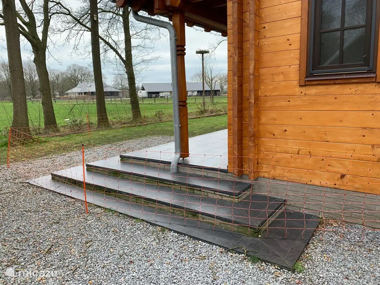 Mobiel hek voor de hond