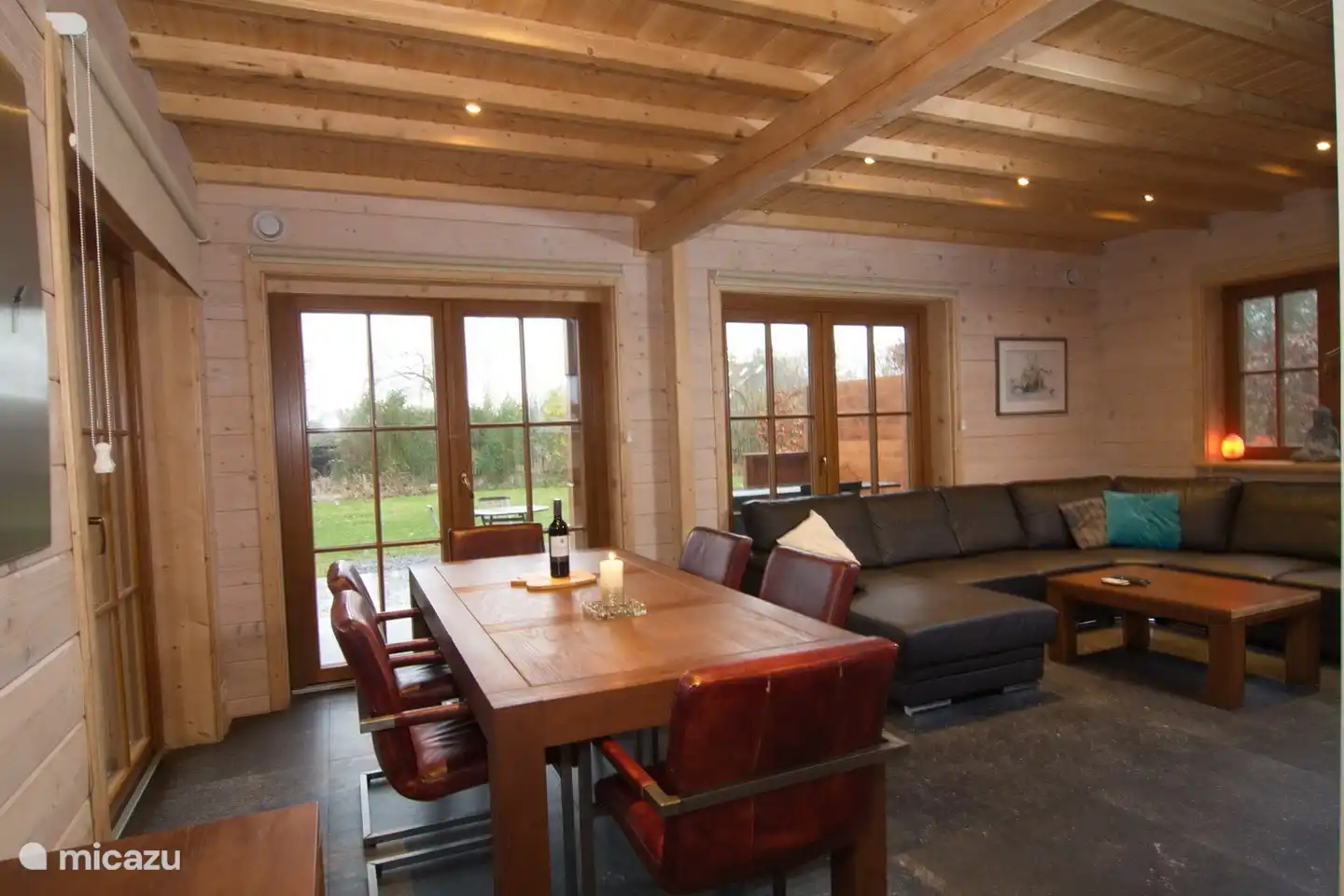 Leren bank en stoelen