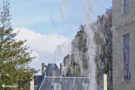 Vakantiehuis Frankrijk, Calvados, Villers-Bocage landhuis / kasteel Chateau de Villers-Bocage fontijn