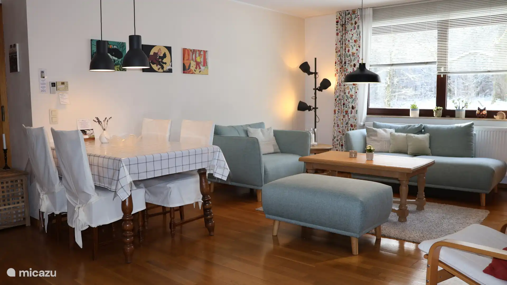 Geräumiges Wohnzimmer