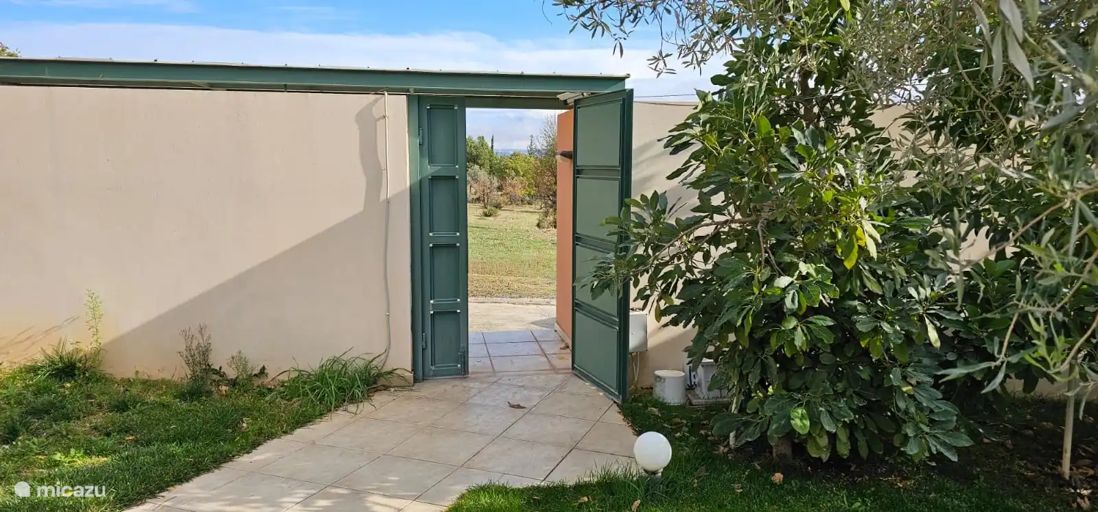 The front door of Villa Rosa.