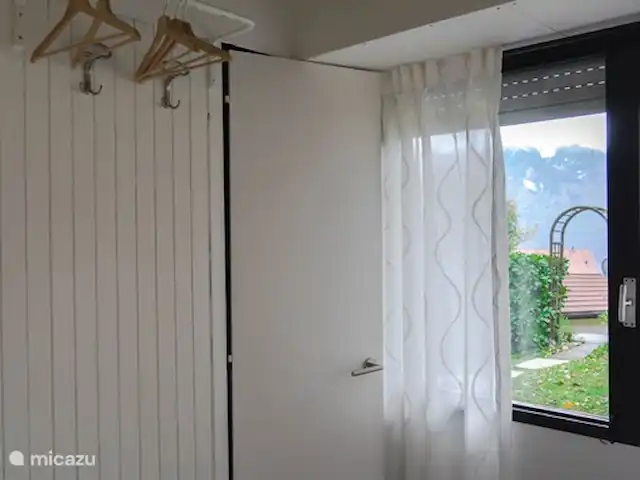 Vakantie Bungalow Sunclass Tignale huren in Italië, Gardameer, Tignale - bungalow Slaapkamer met tweepersoonsbed