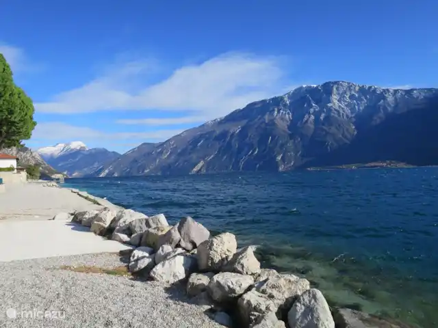 Vakantie Bungalow Sunclass Tignale huren in Italië, Gardameer, Tignale - bungalow Uitzicht van Campione, heerlijk strand