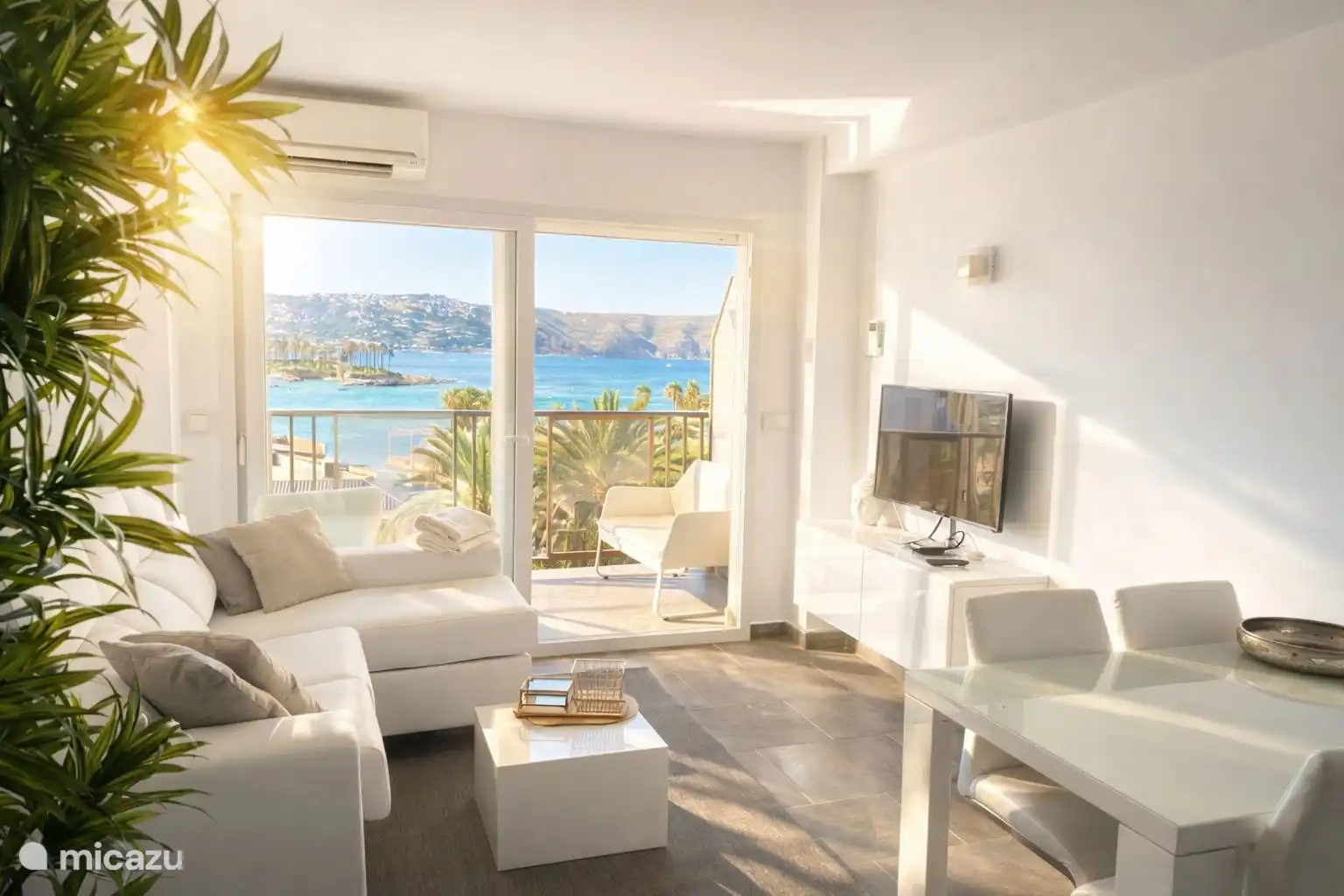 apartamento en Alicante, España – ¡Justo en la playa! UBICACIÓN SUPERIOR