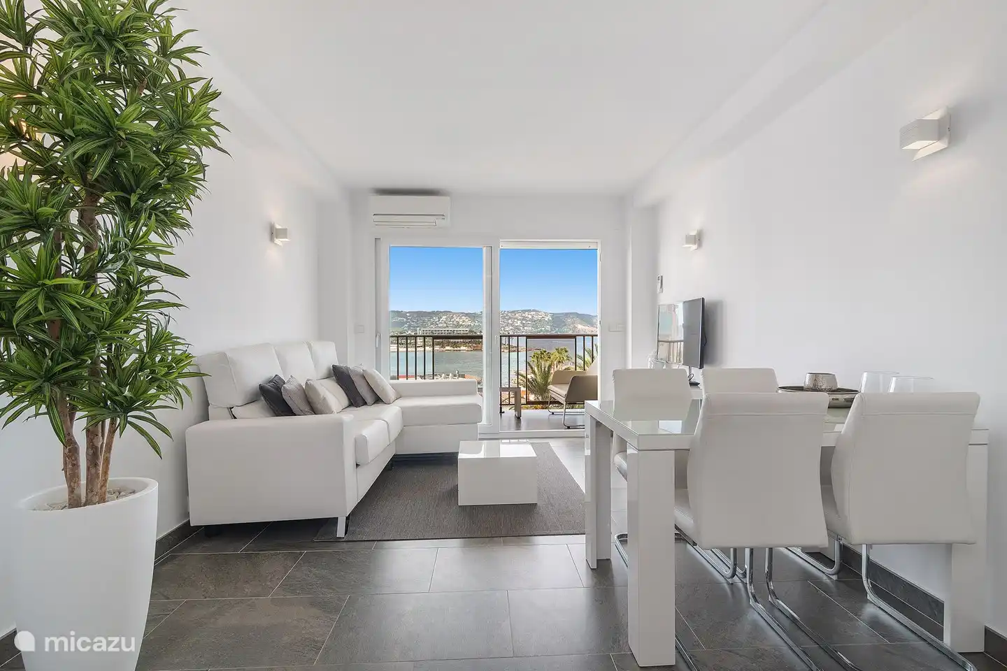 Directly on the beach! Top location in Spain, Costa Blanca, Jávea - Apartment