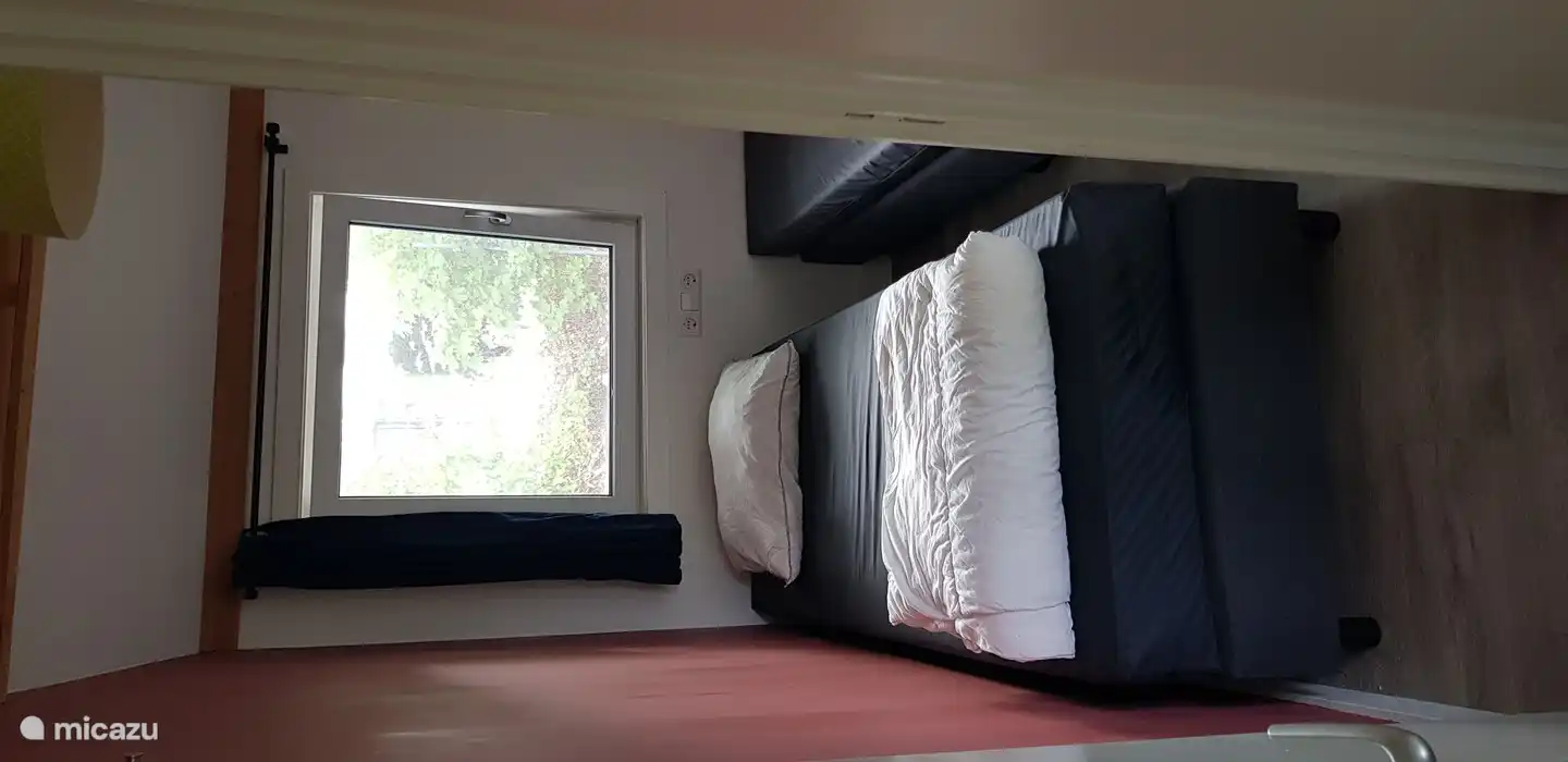 2 Einzelbetten, die zusammengeschoben werden können