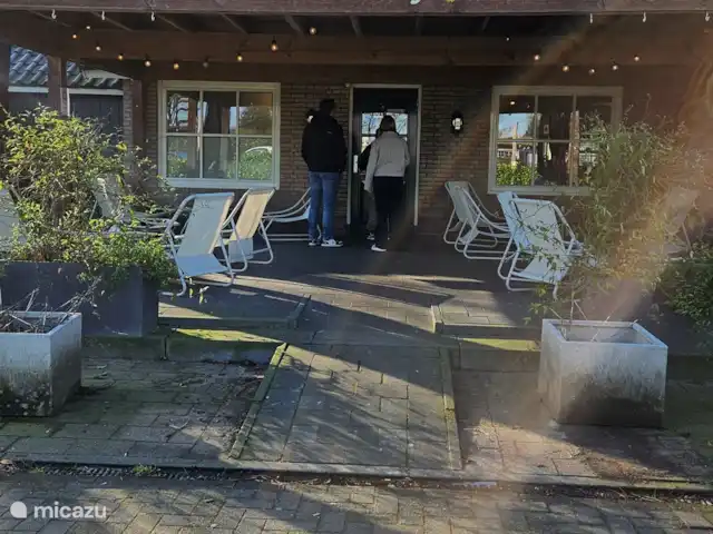 Fort | Pays-Bas, Gueldre, Voorthuizen - bungalow De Gasterij, bonne nourriture dans le parc à distance de marche du bungalow.
Aussi pour les glaces, les collations, les pizzas, le déjeuner et une boisson.