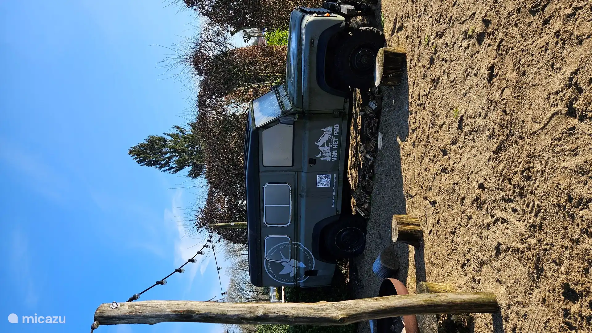 Buchen Sie einen Tagesausflug mit einem coolen Jeep!
