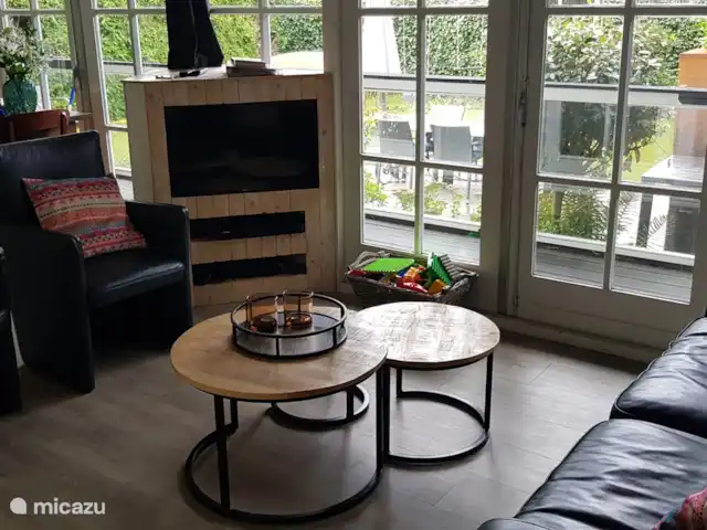 Fort | Pays-Bas, Gueldre, Voorthuizen - bungalow Salon donnant sur le jardin verdoyant