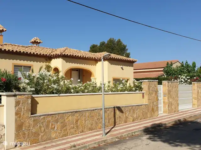 Villa Tibati | Espagne, Costa Dorada, L'Ametlla de Mar - villa Les photos affichées par Google Map pour cet emplacement sont des photos obsolètes datant de 2010. Ces photos de la façade datent de 2019.