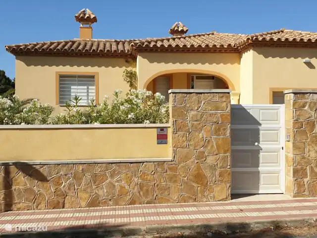 Villa Tibati | Espagne, Costa Dorada, L'Ametlla de Mar - villa Les photos présentées par Google Map pour cet emplacement sont des photos obsolètes datant de 2010. Ces photos de la façade datent de janvier 2019.