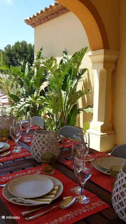 Villa TIBATI Tafeltje staat gedekt, smakelijk!