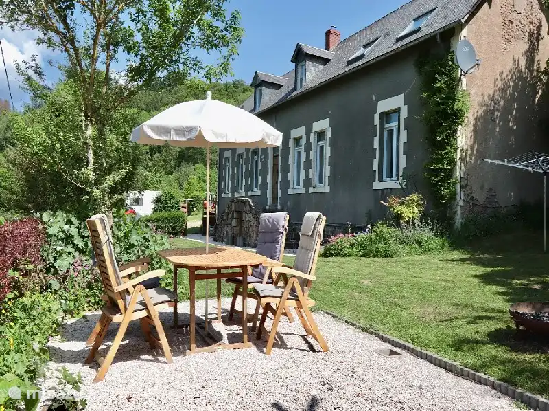 L'Ancienne Ecole in Frankreich, Nièvre, Arleuf - Ferienhaus
