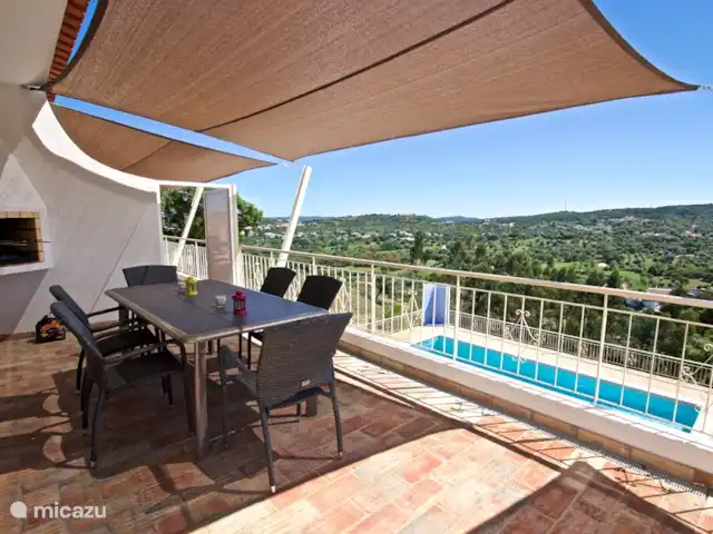 Casa a Montanha huren in Portugal, Algarve, São Brás de Alportel - villa Terras bij de woonkamer met een barbecue