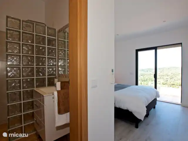Casa a Montanha huren in Portugal, Algarve, São Brás de Alportel - villa Badkamer in slaapkamer