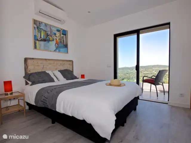 Casa a Montanha huren in Portugal, Algarve, São Brás de Alportel - villa Slaapkamer met balkon