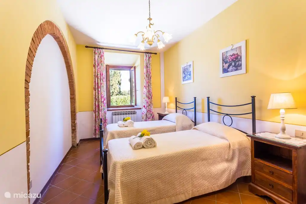Bedroom with 2 or 3 single beds - Monti 1824 - Casole d'elsa