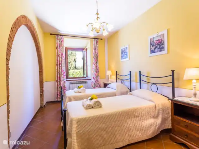 Appartement Ciliegio - Monti 1824 huren in Italië, Toscane, Casole d`Elsa - appartement Slaapkamer met 2 of 3 eenpersoonsbedden - Monti 1824 - Casole d'elsa