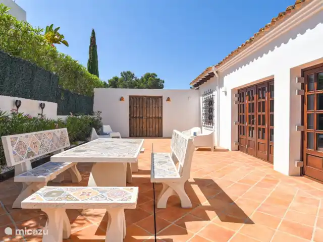 Villa Arcadia Moraira en España, Costa Blanca, Moraira - villa Área de descanso en la parte trasera de la casa, completamente privada.
