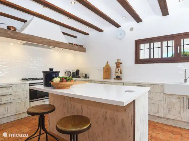 Villa Arcadia Moraira en España, Costa Blanca, Moraira - villa ¡Acomódense en el bar mientras uno de ustedes cocina!