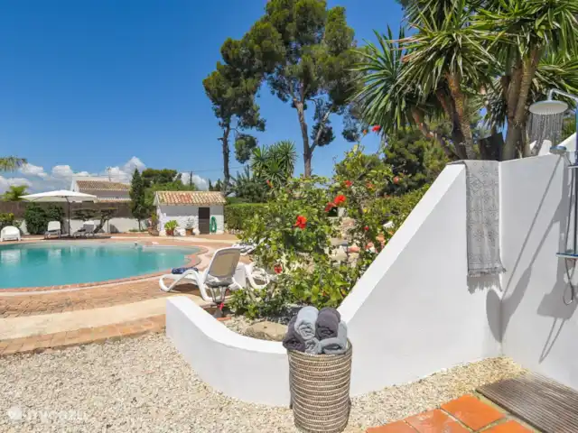 Villa Arcadia Moraira en España, Costa Blanca, Moraira - villa Ducha exterior junto a la piscina