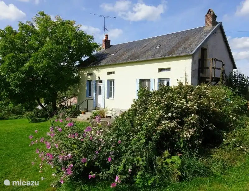 La Maison de la Forêt in Frankreich, Nièvre, Ouroux-en-Morvan - bauernhof