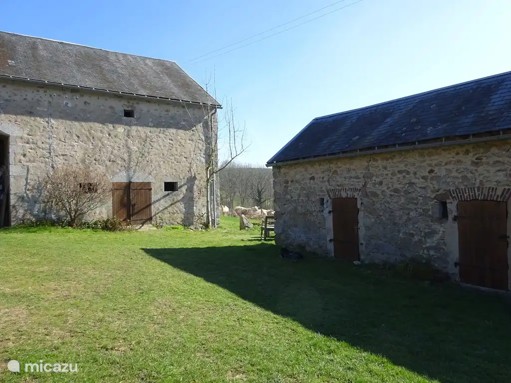 Große Scheune und Stall