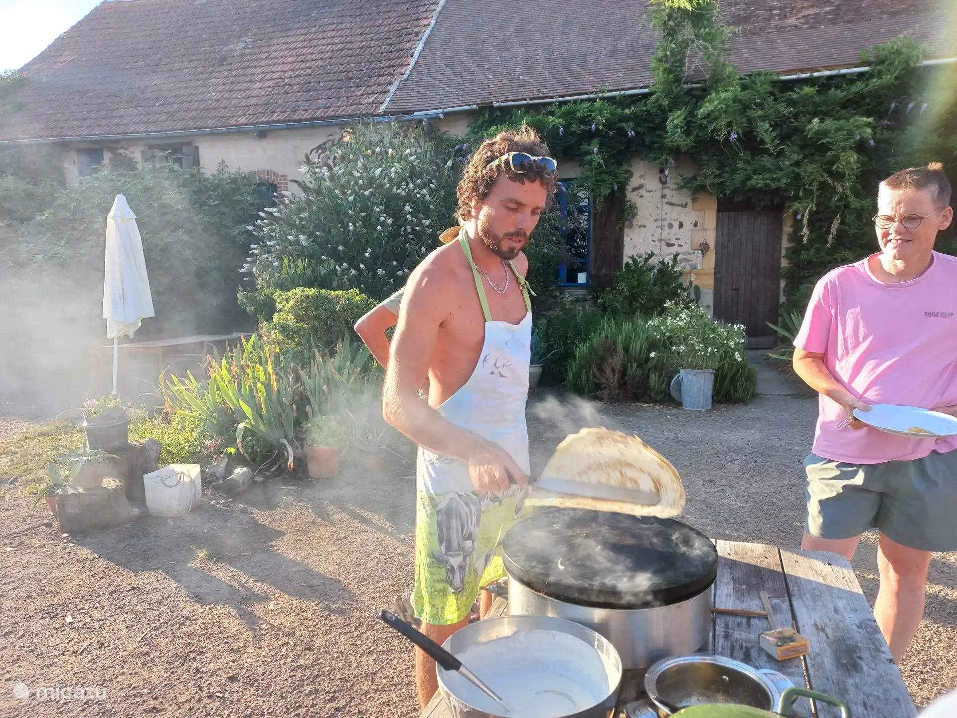 Nikola bakt franse crêpes