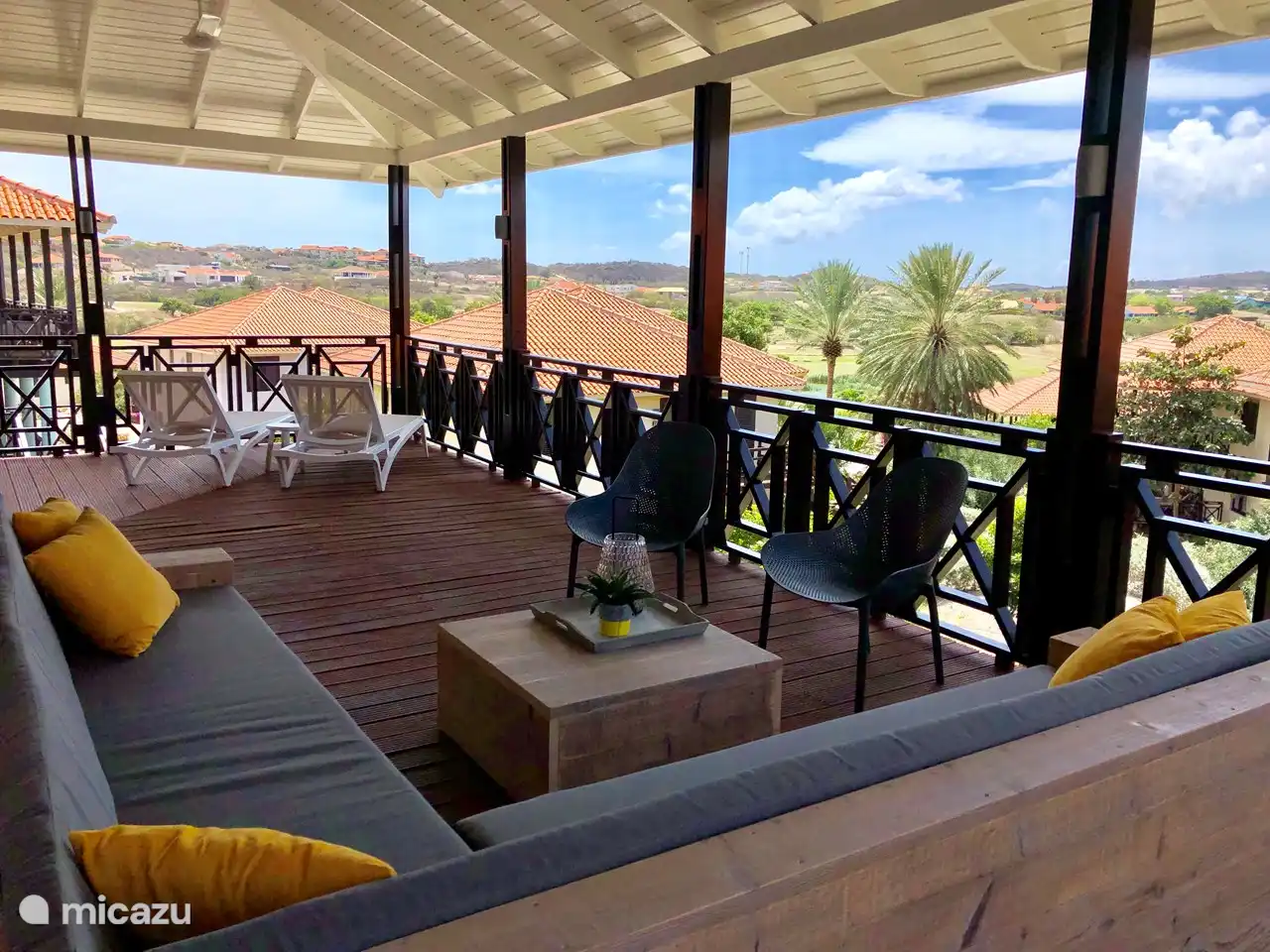 Geräumige Veranda mit schöner Aussicht