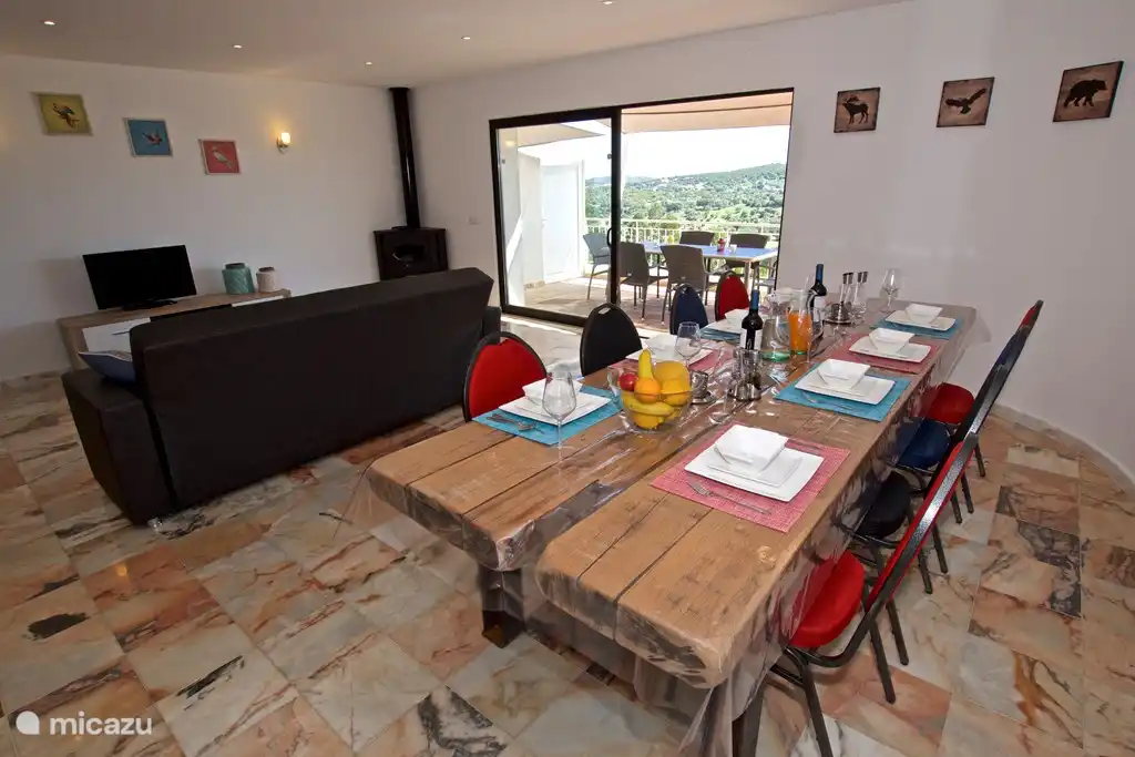 Mesa de comedor grande