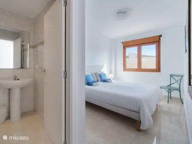 Apartamento Benvinguts en España, Costa Blanca, Jávea - apartamento Junto al dormitorio principal (con aire acondicionado) hay un baño.