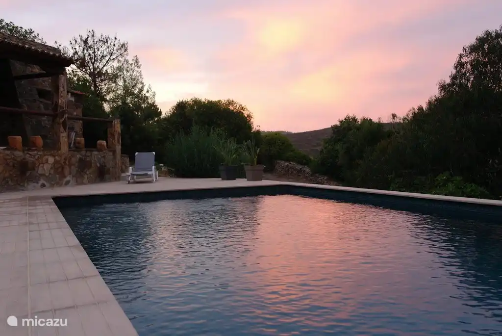 Schöne Sonnenuntergang von der Terrasse aus zu sehen.