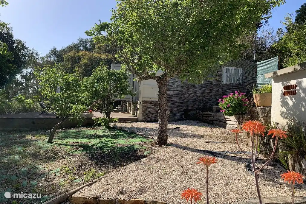 Grünes Gelände, komplett privat.