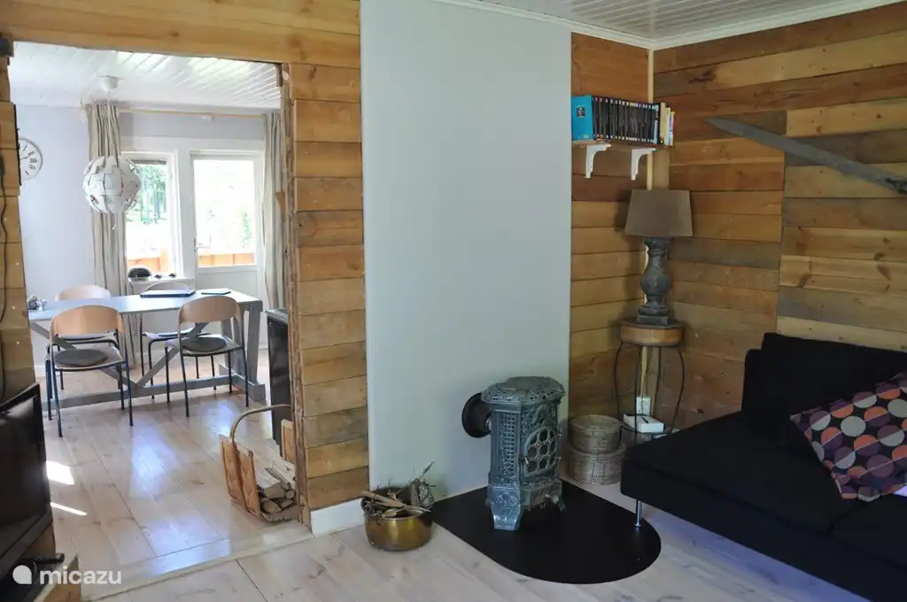 Ein Blick in das Wohnzimmer in die Küche