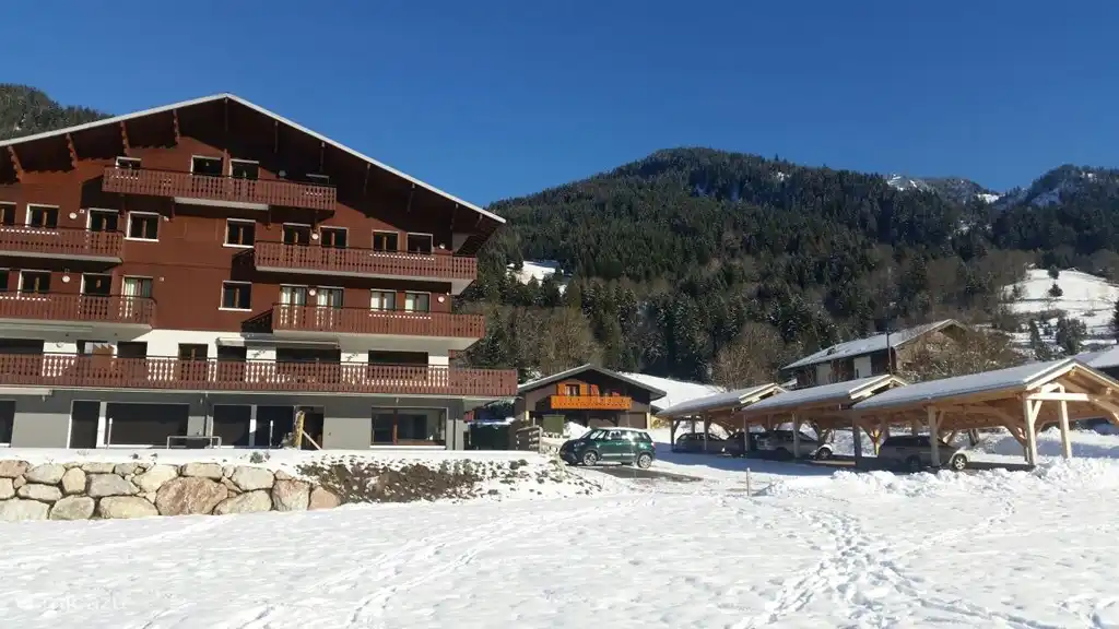 Mehrfamilienhaus Le Perce Neige (unsere Wohnung befindet sich im Erdgeschoss auf diesem Foto rechts)