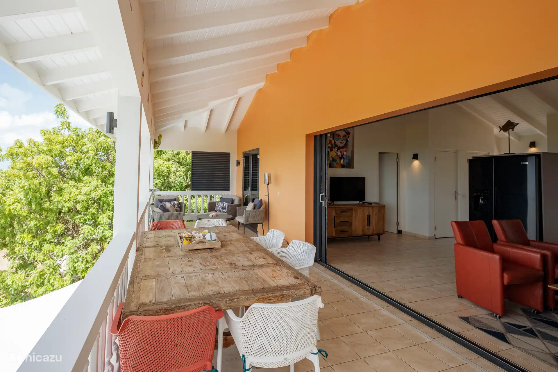 Eleganz und Komfort auf der großzügigen Veranda der Villa Blenchi: reiner Genuss