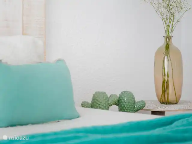 Villa Entre Pinos | Espagne, Costa Blanca, Jávea - villa Chambre des maîtres avec un mobilier raffiné et des portes-fenêtres donnant sur la terrasse.
