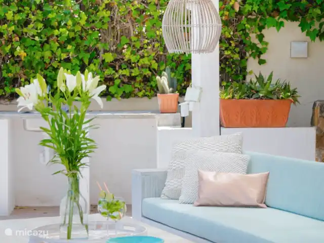 Villa Entre Pinos | Espagne, Costa Blanca, Jávea - villa L'un des beaux coins de la villa où vous pourrez déguster un bon verre sur le canapé du salon.