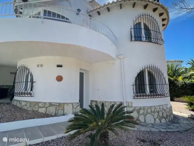 Villa Entre Pinos | Espagne, Costa Blanca, Jávea - villa Villa Entre Pinos, une belle villa blanche sur deux étages.