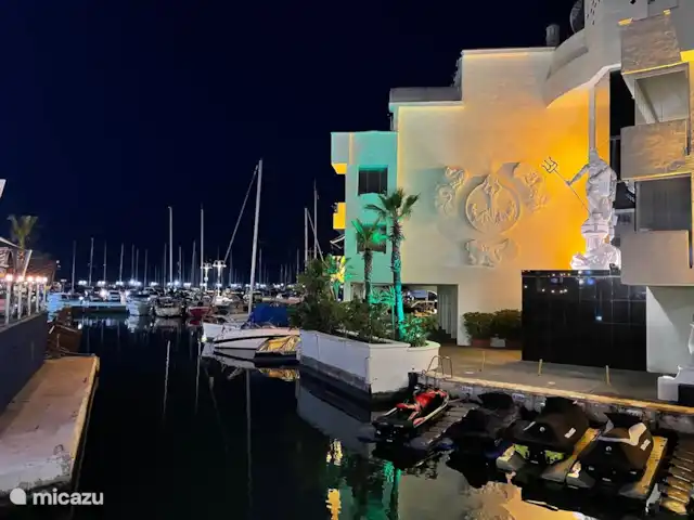 Location de Vacances Espagne, Costa del Sol, Benalmádena, appartement - Plage de Benalmadena Le port de Puerto Marina est à cinq minutes à pied, entièrement construit dans le style mauresque