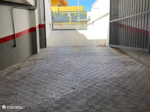 Location de Vacances Espagne, Costa del Sol, Benalmádena, appartement - Plage de Benalmadena Votre véhicule est également garé en toute sécurité dans notre propre garage