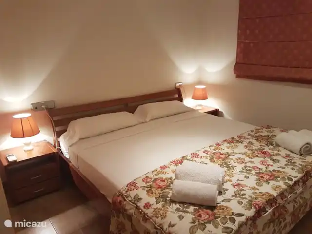 Location de Vacances Espagne, Costa del Sol, Benalmádena, appartement - Plage de Benalmadena La chambre principale avec salle de bain en suite