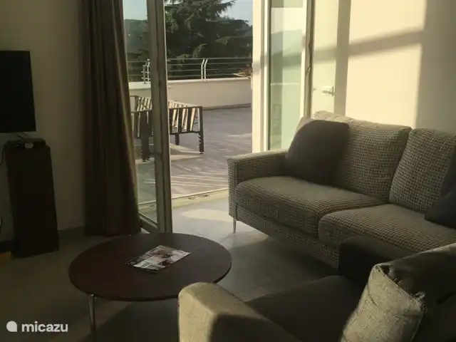 Lerici - Cinque Terre - Toscane No.3 | Italie, Ligurie, Lerici - appartement séjour avec accès et donnant sur terrasse