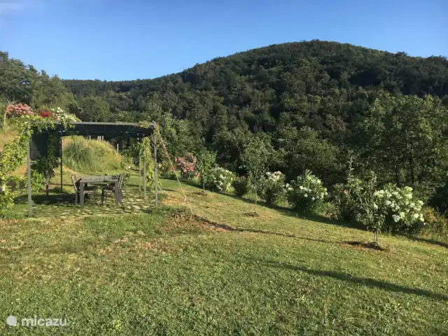 Lerici - Cinque Terre - Toscane No.3 | Italie, Ligurie, Lerici - appartement Pergola dans jardin commun